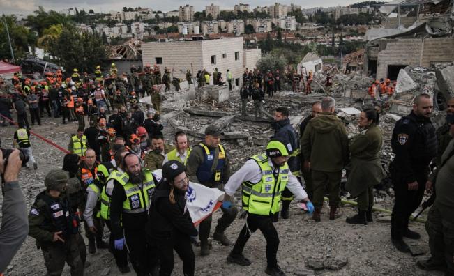 Девет убити в Израел при ирански ракетен удар