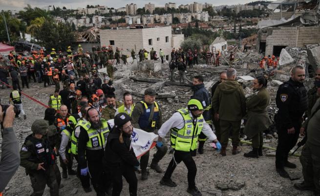 Девет убити в Израел при ирански ракетен удар