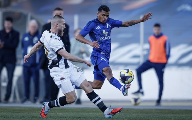 НА ЖИВО: Левски - Локомотив София 1:1, три смени на почивката при 