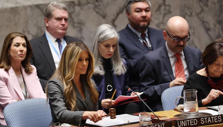 а - ИСТОРИЧЕСКИ ПРЕЦЕДЕНТ: Мелания Тръмп - първата дама, която оглави Съвета за сигурност на ООН (СНИМКИ)