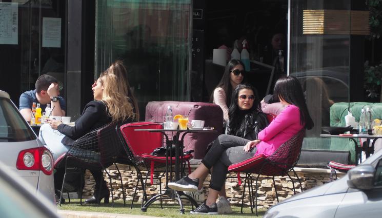 д - Алкохол и ресторанти надуват цените