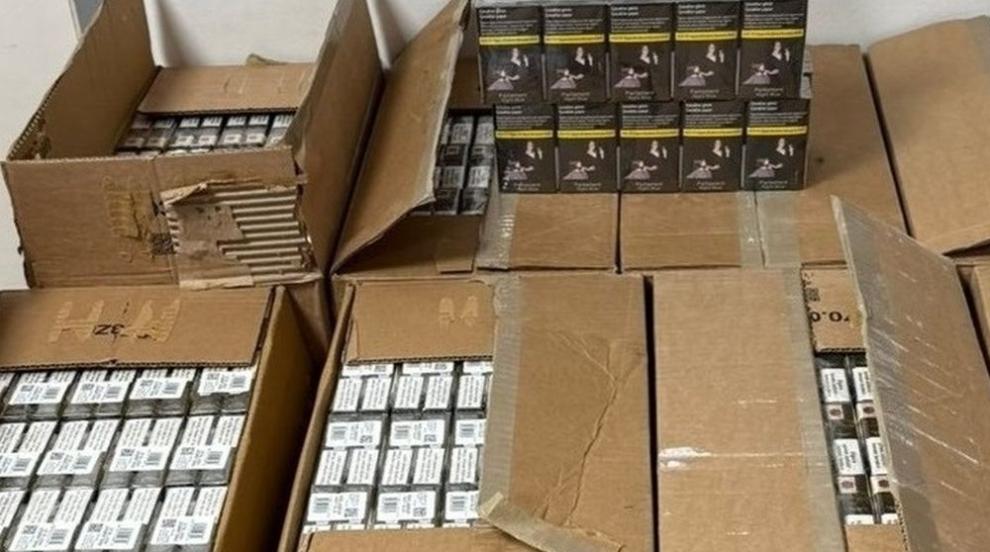 280 000 къса цигари в два товарни автомобила откриха на „Лесово“