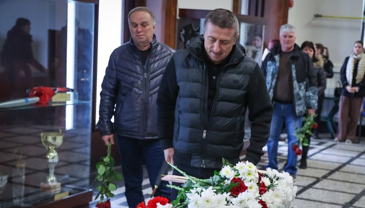 Поклонение на Георги Велинов - Анатоли Нанков: Велинов даде много на футбола в България