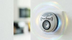 Включете в контакта и забравете за вредителите! Електрическо устройство против вредители