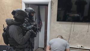 Шестима задържани за организирана група за трафик на хора при