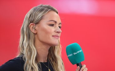 Атрактивна ТВ водеща 