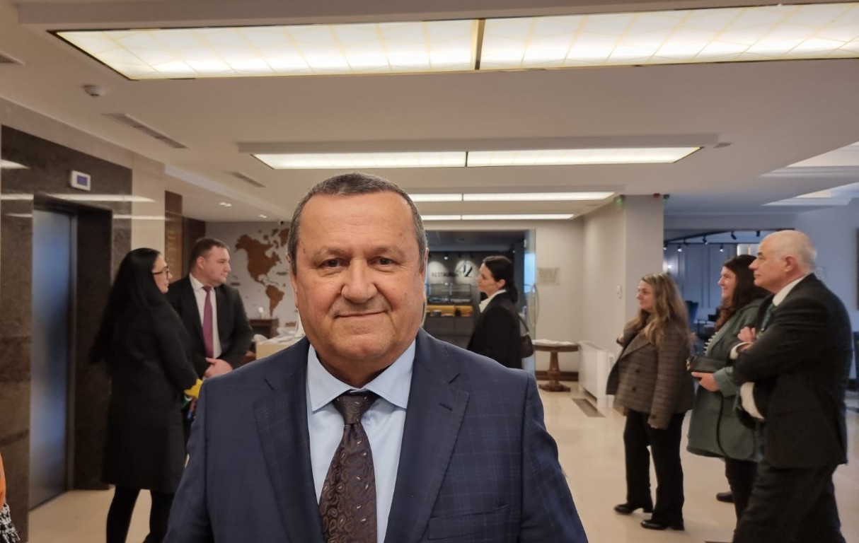 Вдигат всички пенсии от 1 юли, съобщи Адемов