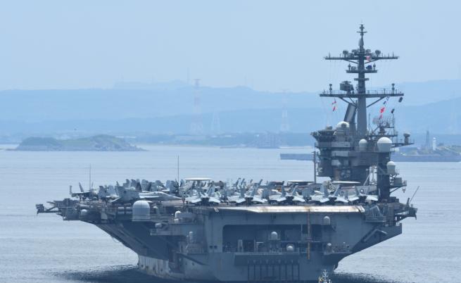 Иран твърди, че е ударил самолетоносач на САЩ
