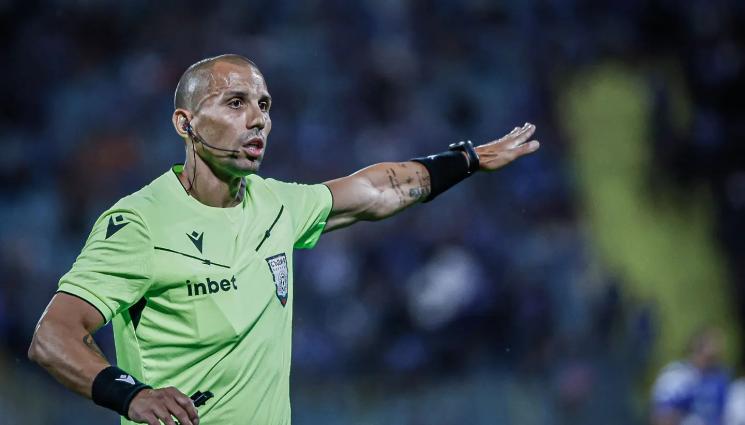 Димитър Димитров - Димитър Димитров свири Левски - Локо Пловдив на 