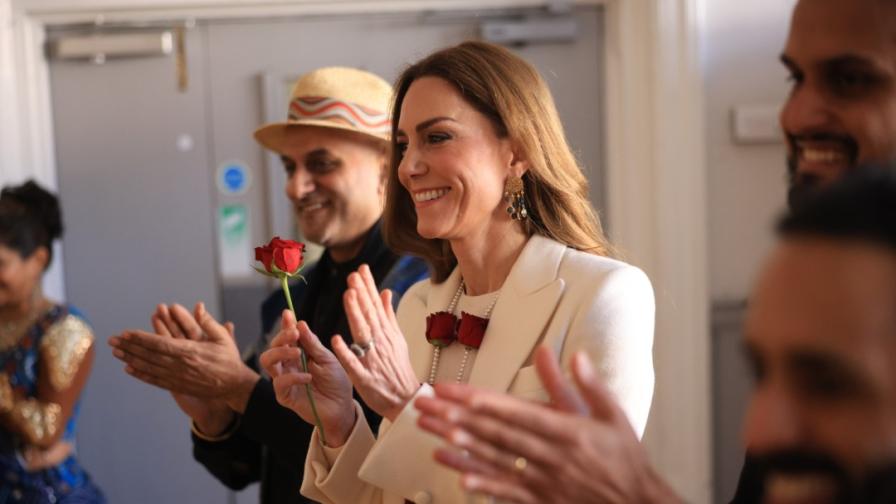 Индийска приказка: Кейт Мидълтън се включи в празника Холи, изтанцува боливудски танц