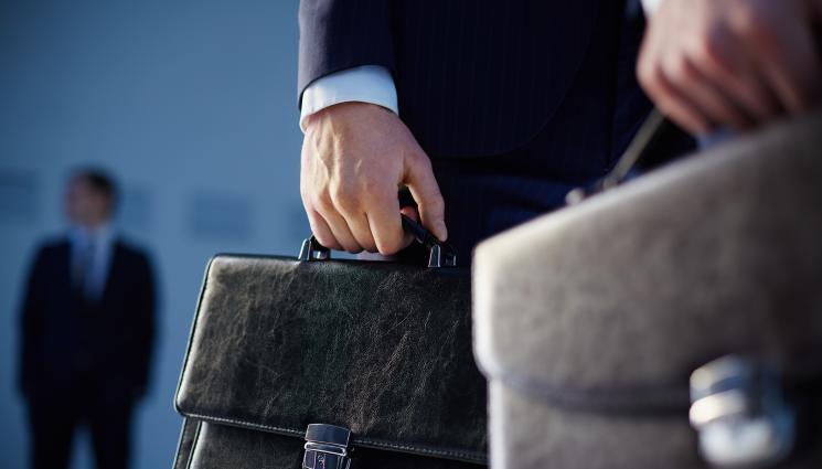 дипломат куфарче бизнесмен - Eвакуираха БГ дипломати в Иран през Азербайджан