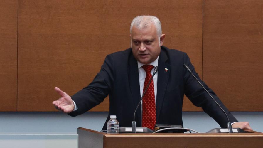 <p>Дечев: Освободените в МВР не са разследвали &bdquo;Петрохан&ldquo;</p>