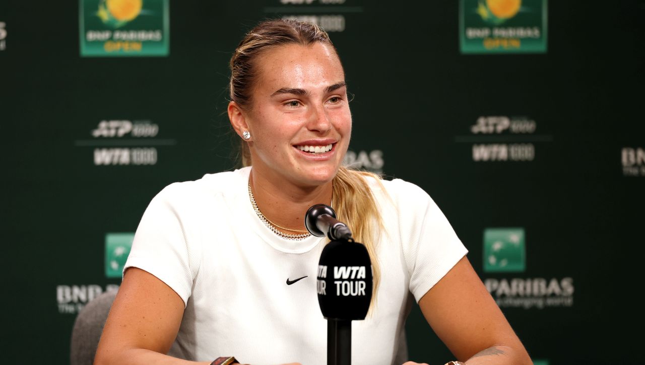 "Щях да се облека по-елегантно, ако знаех": Тенис звездата Арина Сабаленка се сгоди по джапанки
