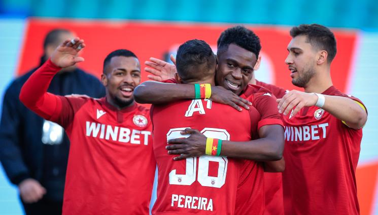 Футбол - ЦСКА се върна в график 