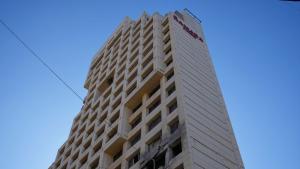 Удареният хотел при израелски удар в Бейрут