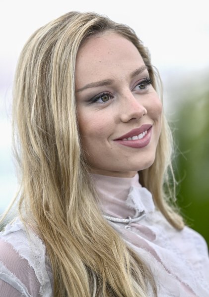 Естер Еспосито1