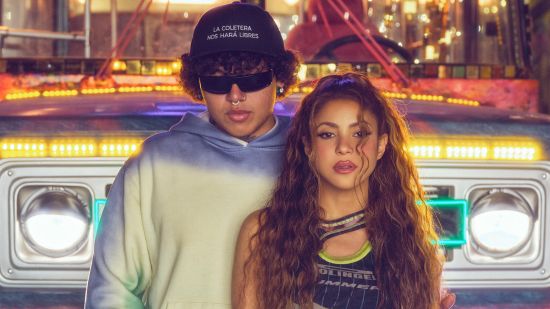 Shakira обединява сили с изгряващата колумбийска сензация Beéle в новият сингъл “ALGO TÚ”