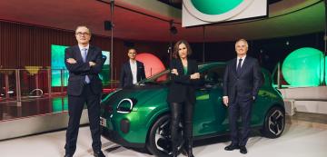 <p>Франсоа Прово (в най-ляво на снимката)</p>