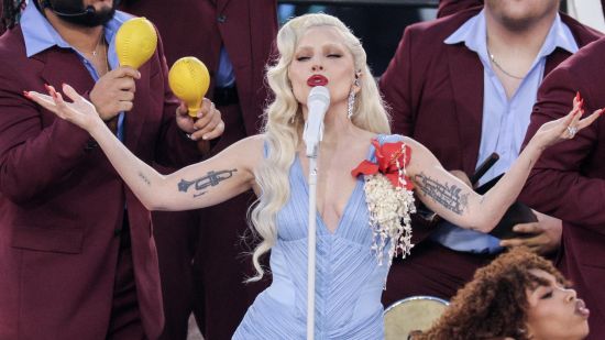 Lady Gaga намекна, че сватбата ѝ е съвсем близо