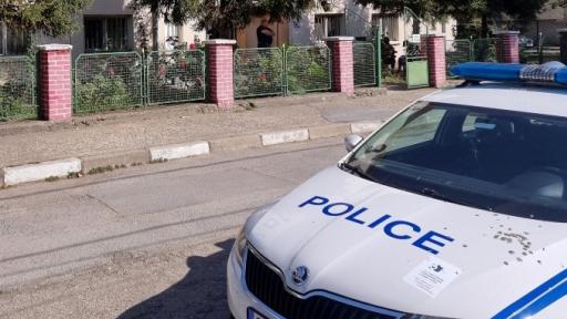 Бус помете две деца на 11 г. на пешеходна пътека в Лом