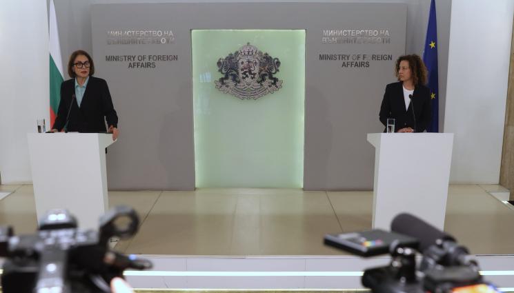 а - ЗА ДА НЯМА ЗАСТРАШЕНИ ХОРА! Нейнски: В държавите в зоната на конфликт в Близкия изток няма да се разкриват секции за изборите