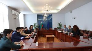 Министър Околийски се срещна с младите лекари от ИК Бъдеще