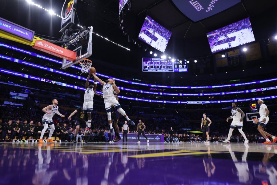 Лос Анджелис Лейкърс Минесота Тимбъруулвс1