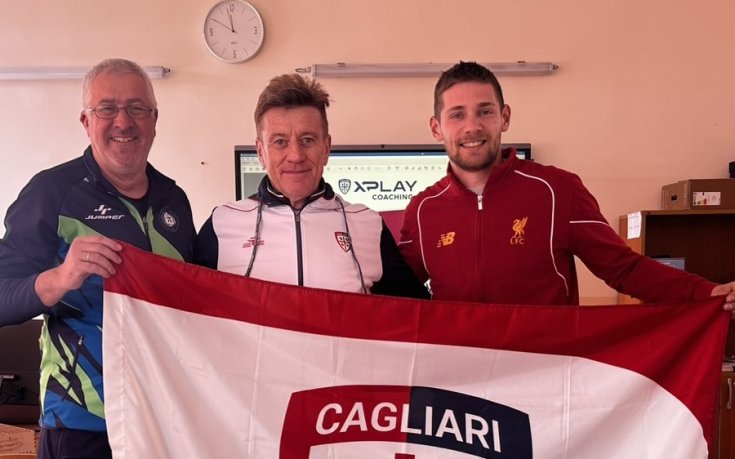 Шефът на академията на Каляри обучава родни футболни треньори