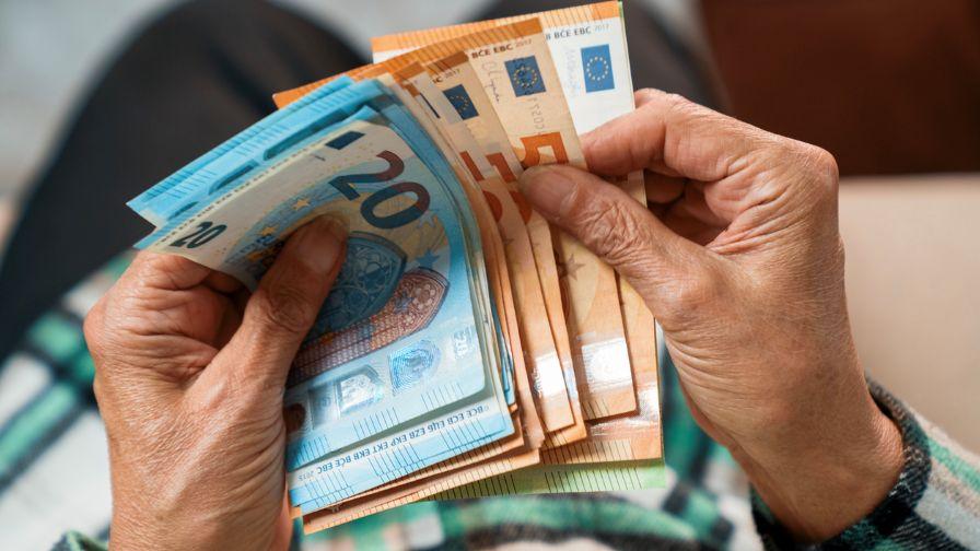 <p>ГЕРБ-СДС предлага добавките за Великден и Коледа да се изплащат ежегодно</p>