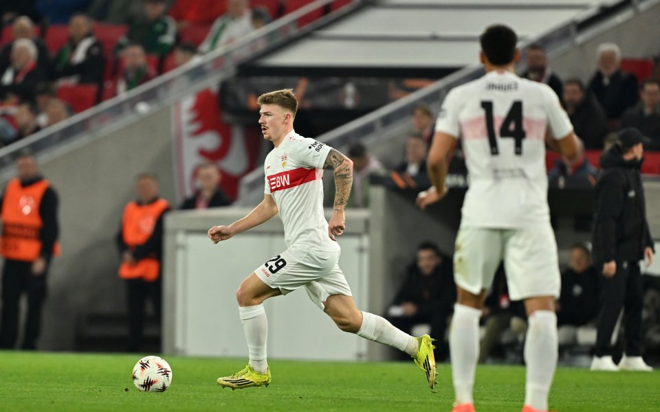 Топ клубовете по петите на защитник на Щутгарт