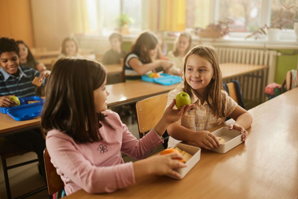 Започва изплащането на втората част от социалната помощ за ученици