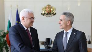 Андрей Гюров и посланикът на Турция в България Мехмет Сеит