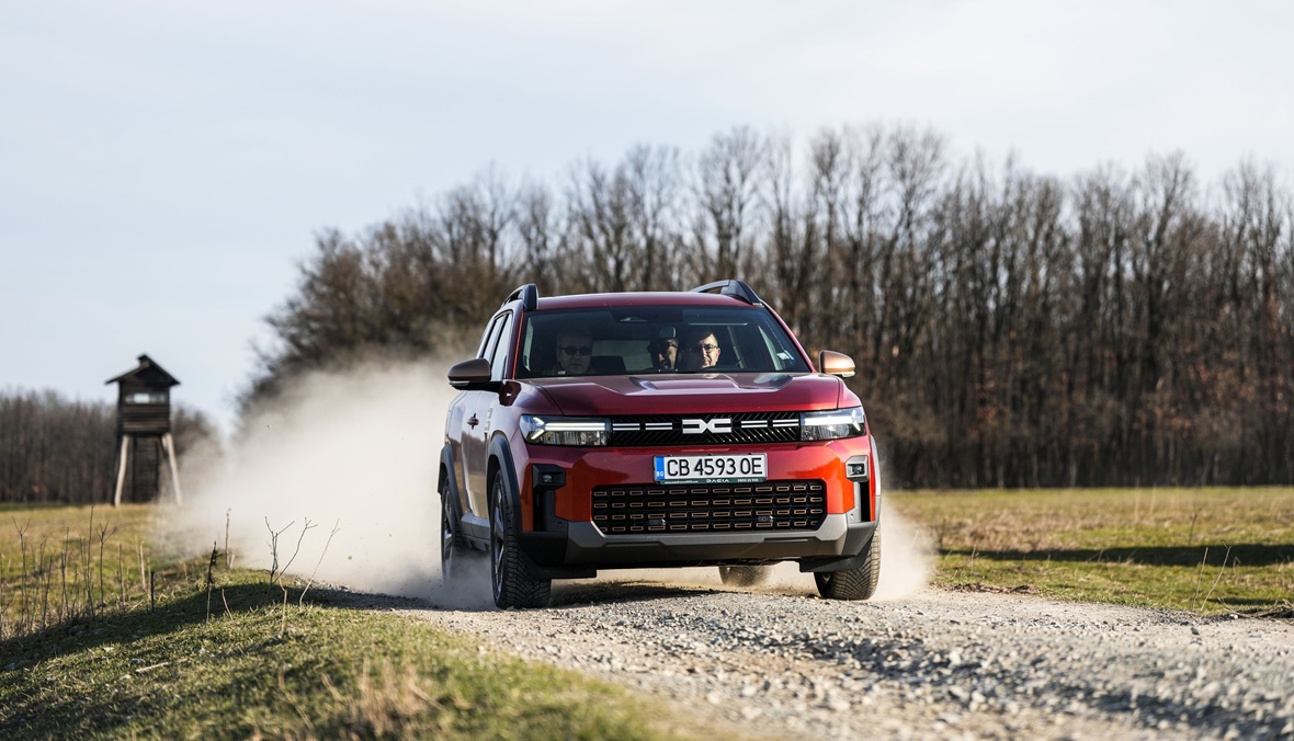 Тестваме Dacia Bigster с 4х4, автоматик, 2 ел. мотора и 2 резервоара