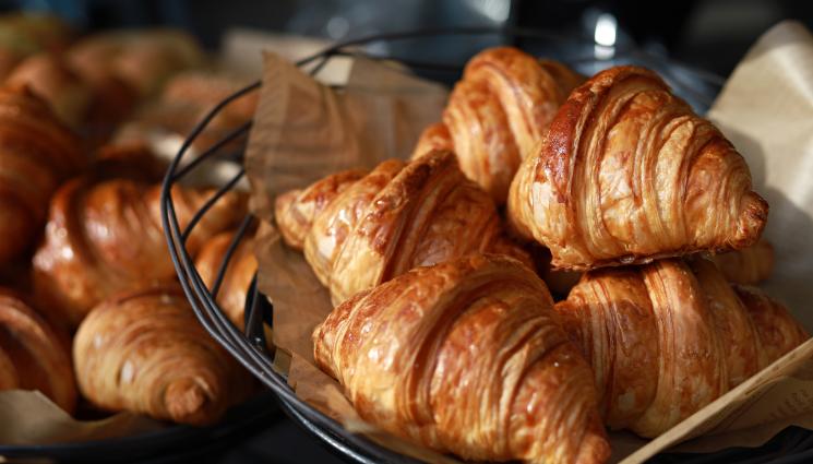 Кроасани - Кроасани с палма плъзнаха в училище!