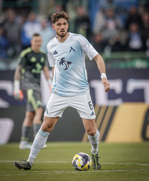 Берое Левски1