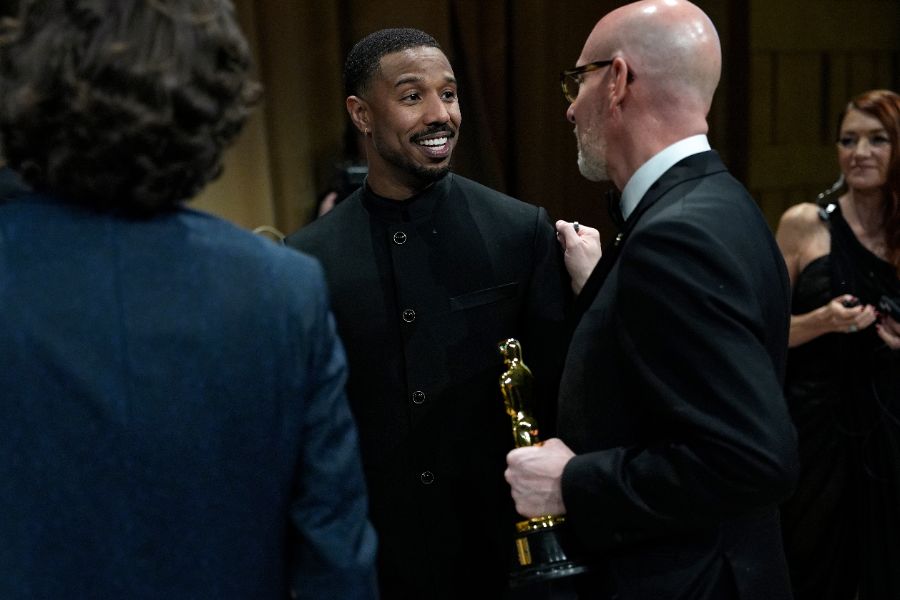 <p>Номинираният за първи път Майкъл Б. Джордан спечели "Оскар" за най-добър актьор за превъплъщението си в братя близнаци във филма на ужасите "Грешници".</p>