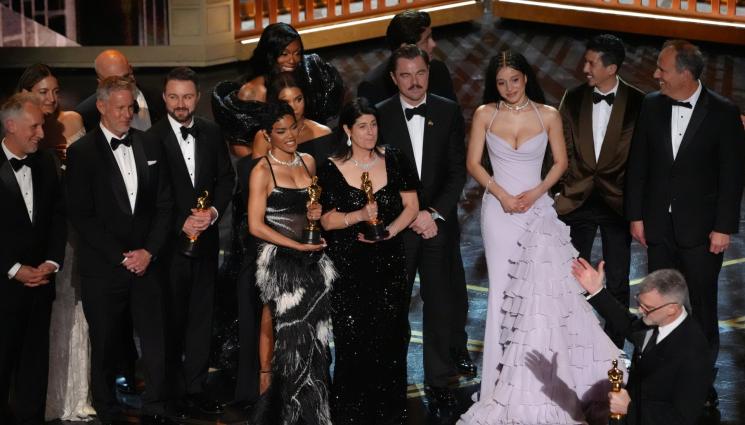 с - „Битка след битка“ триумфира на Оскарите 2026 (СНИМКИ)