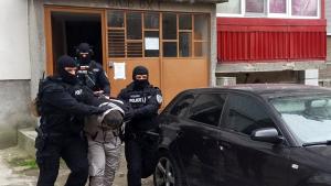 Задържаха четирима за изборна търговия в Хасково