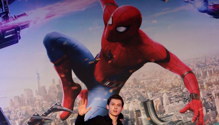 спайдърман - ПАЯКЪТ СЕ ЗАВРЪЩА: Том Холанд отново слага костюма на Спайдърмен! (ВИДЕО)