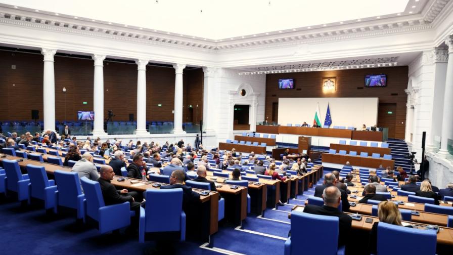 Приеха удължителния закон за бюджета