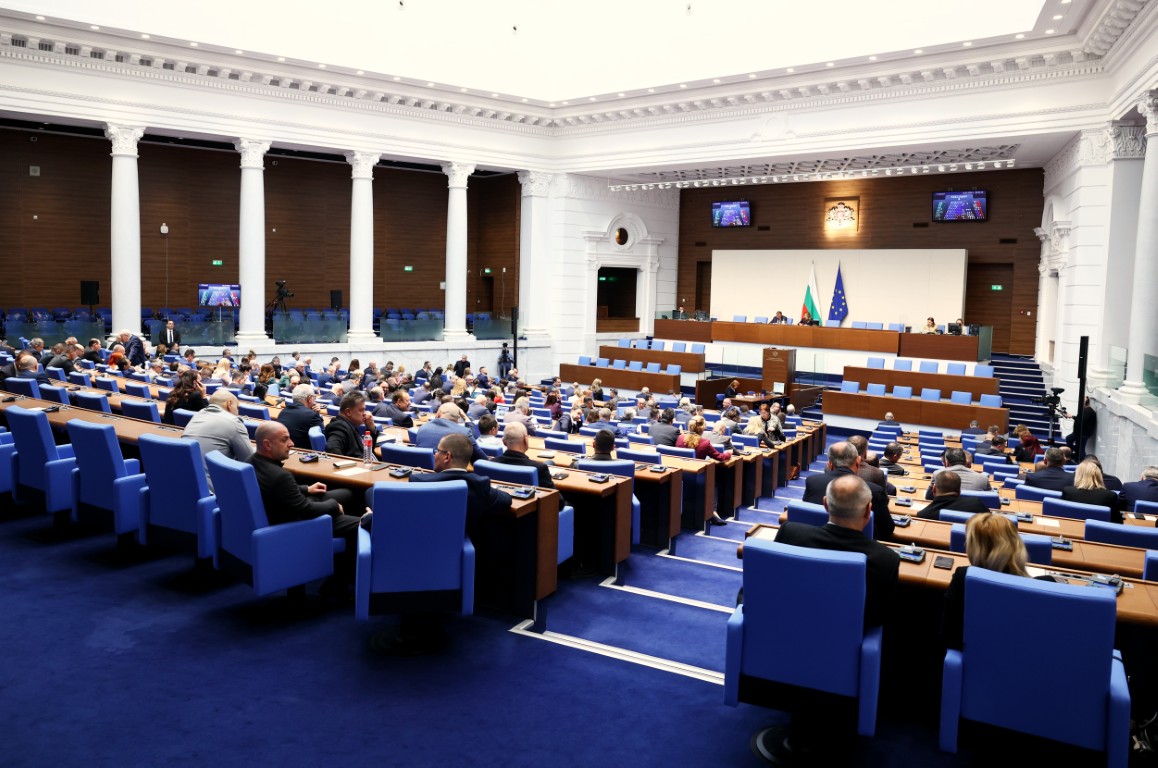 Приеха удължителния закон за бюджета