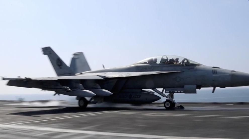 Американски F-35 кацна аварийно след предполагаем ирански огън