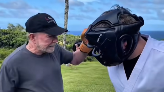 На 86 години почина Чък Норис