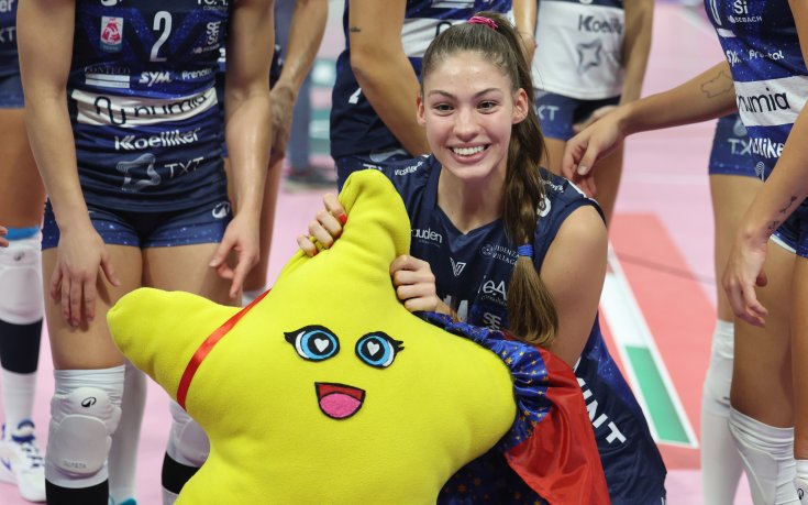 Това ли е новото гадже на Алекс Николов?