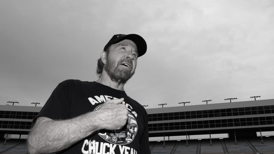 Почина легендата на екшън киното Чък Норис