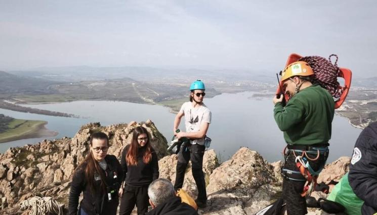овца и агне - Героична акция: Овцата и агнето, които издържаха месец  в пропаст са от местна порода