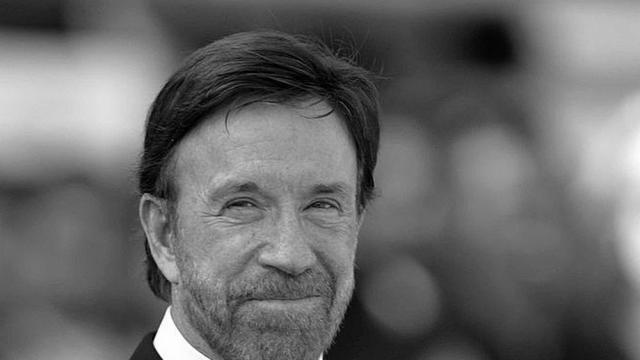 На 86 години угасна екшън звездата Чък Норис (ГАЛЕРИЯ)