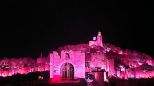 Двойно шоу „Звук и светлина“ на Царевец в навечерието на празника на Велико Търново