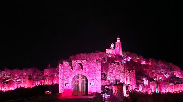 Двойно шоу „Звук и светлина“ на Царевец в навечерието на празника на Велико Търново