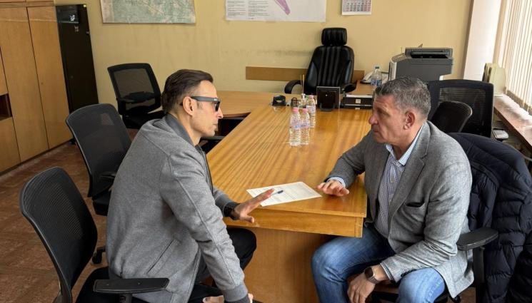 Димитър Бербатов - Глобиха Бербатов за пистолета в джипа